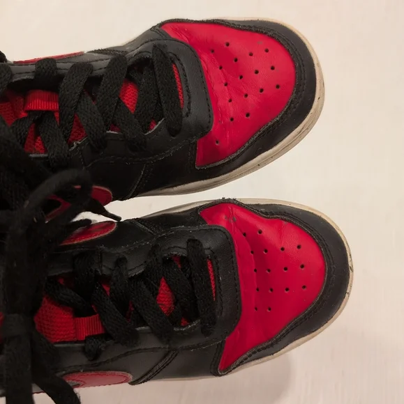 NIKE Court Borough Low 2 Black and Red Shoes Sneakers size 4.5 youth - Picture 12 of 12